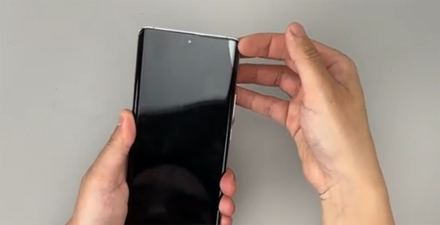 How to Safely Remove a UV Screen Protector